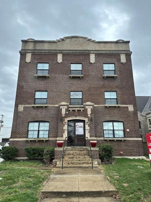 Trendy Loft Escape With Pool Table Bring Your Pets Apartment Columbus Exterior photo